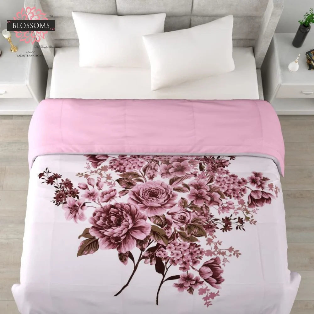 Blossoms panel print Reversible Double bed comforter(Rajai)