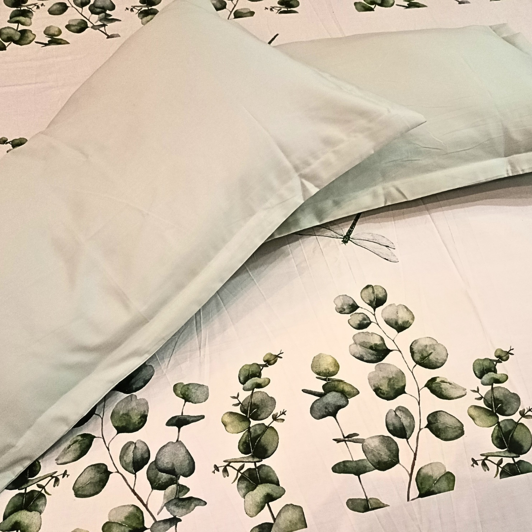 Premium Fabric Modern  Leaf design printed 500 THREAD COUNT  Glace Cotton Satin King Size Double Bedsheet for Double Bed with Two contrast color(pastel Green) Pillow Covers (Super King, white)(110 * 110 Inches)CS/KAP/225