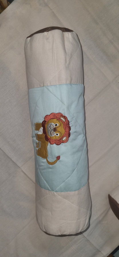 Blossoms kids bedding set  with 1 bedsheet (35"x50"),1 pillow with filler(12"x15") ,  2 bolsters with filler (15"x15") 1 quilt brown colour( 35"x40")Ideal for upto 3 years)