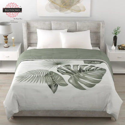 Blossoms panel print Reversible Double bed comforter(Rajai)